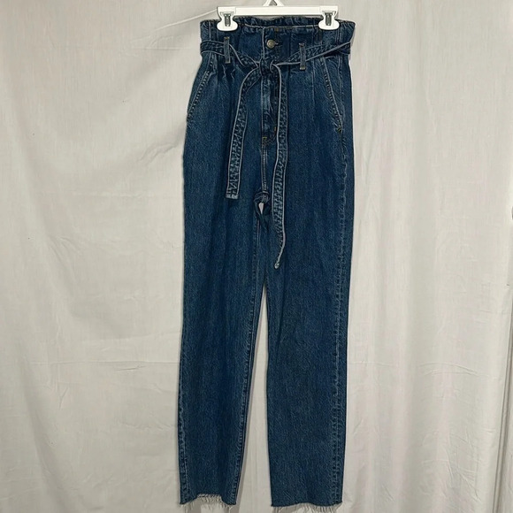 NWT Abercrombie & Fitch Ultra High Rise Paper Bag Mom Jeans Size 24/00L Fray Hem - Picture 1 of 4